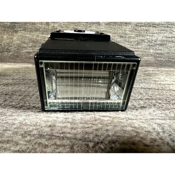 Minolta Auto 320X Flash Unit with Case for Film Cameras Untested as-is - Picture 6 of 11